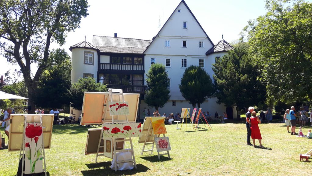Ausstellung im Schlosspark Riet