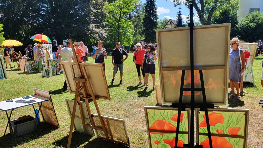 Ausstellung im Schlosspark Riet