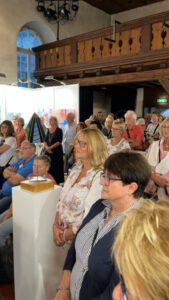 "alles mit links- gepunktet und schraffiert"